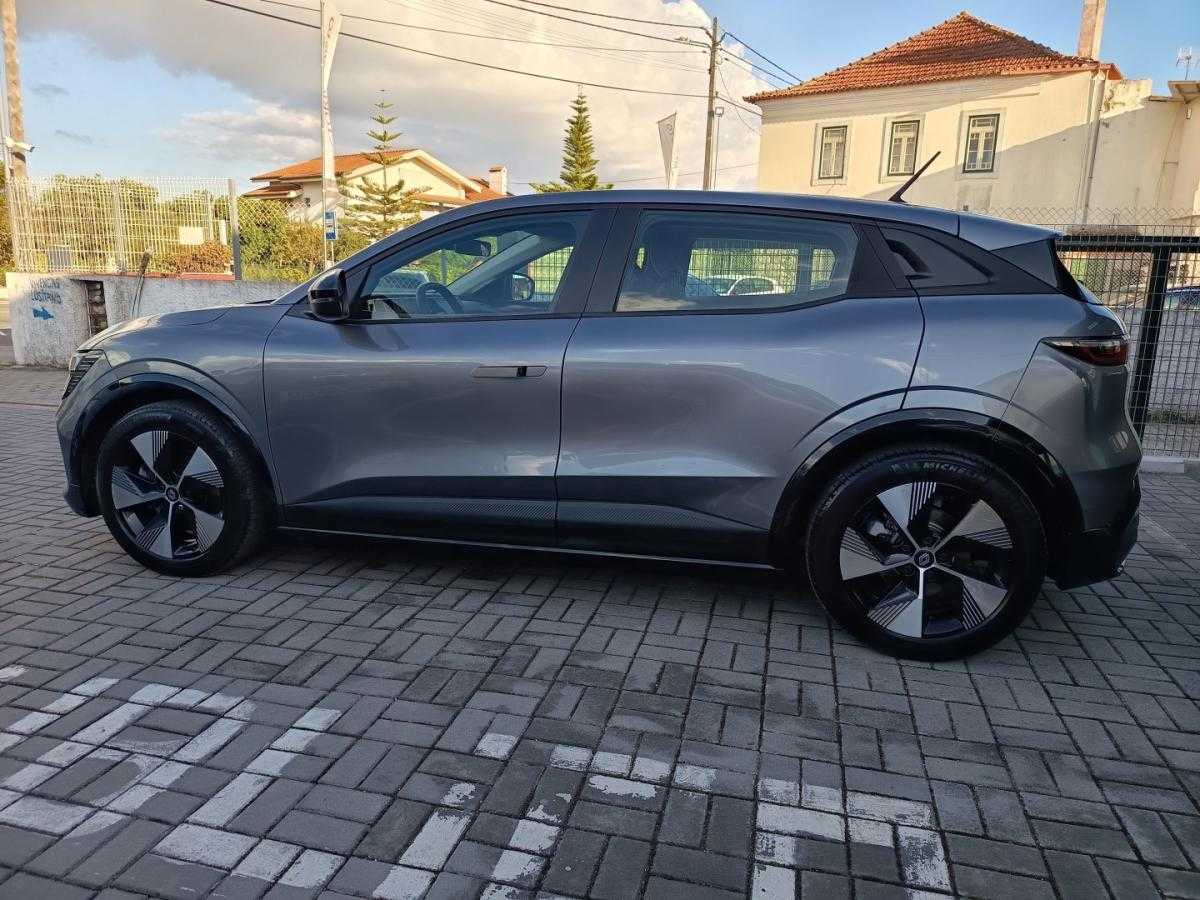 renault-megane-e-tech-2023-eletrico-0cc
