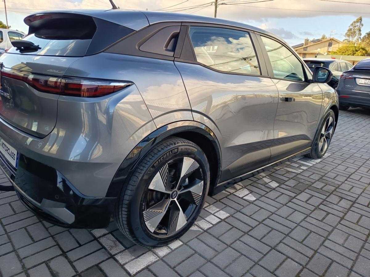 renault-megane-e-tech-2023-eletrico-0cc