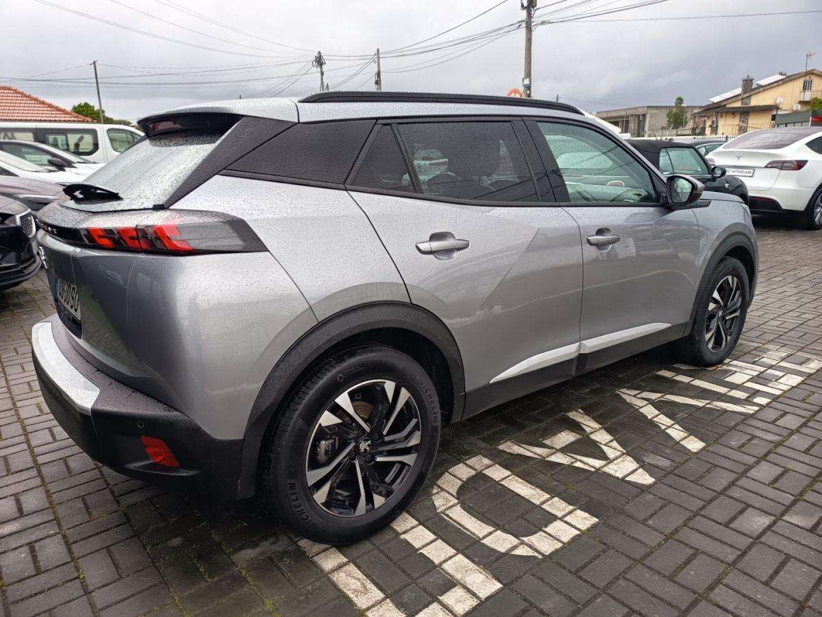 peugeot-e-2008-2022-eletrico-0cc