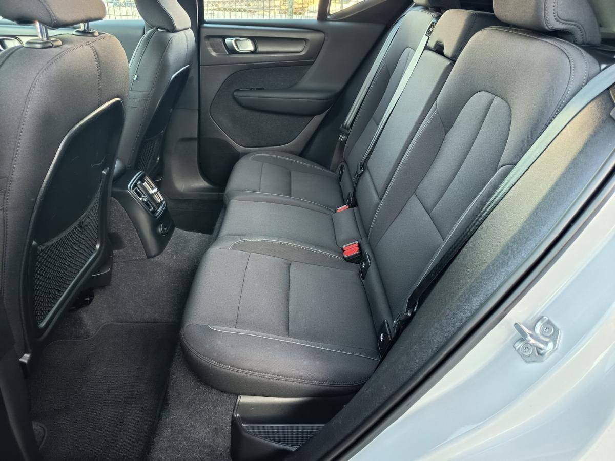 volvo-xc40-2021-hibrido-1477cc