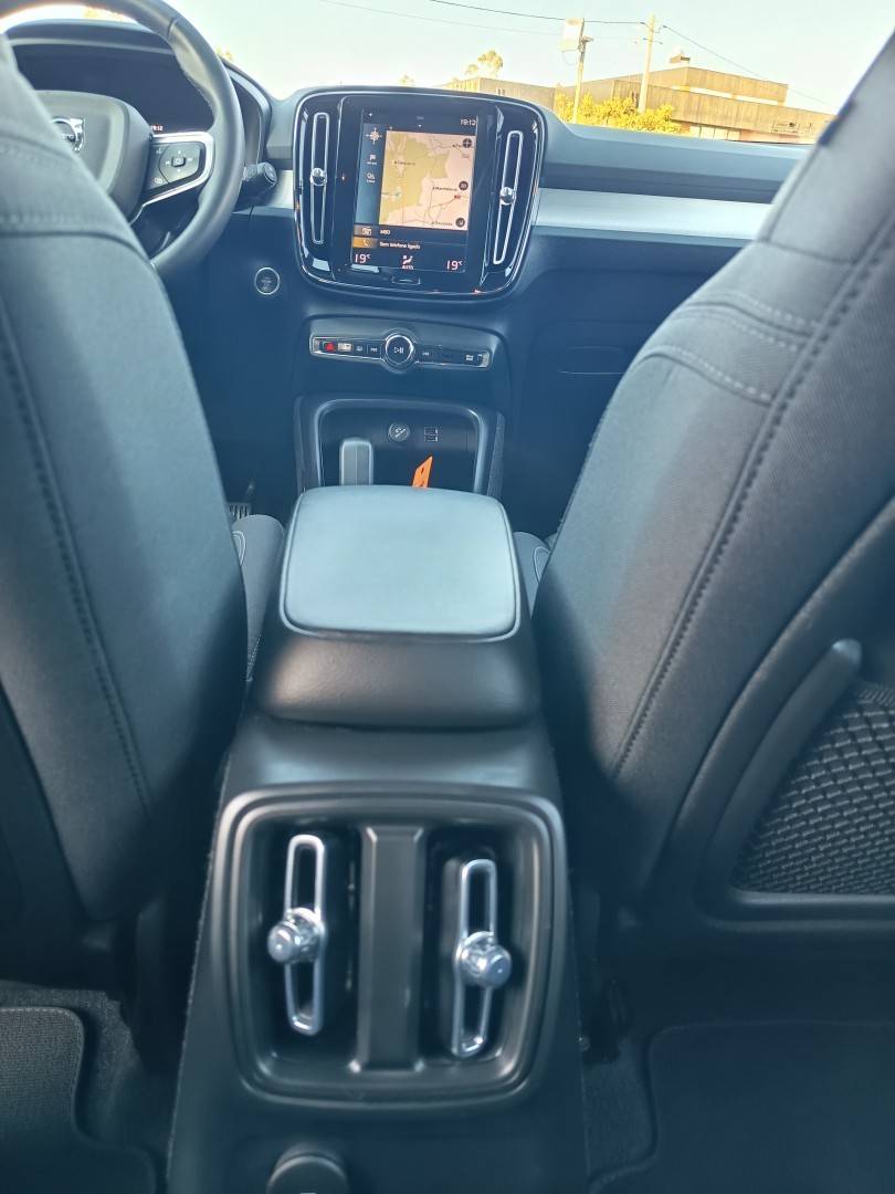 volvo-xc40-2021-hibrido-1477cc