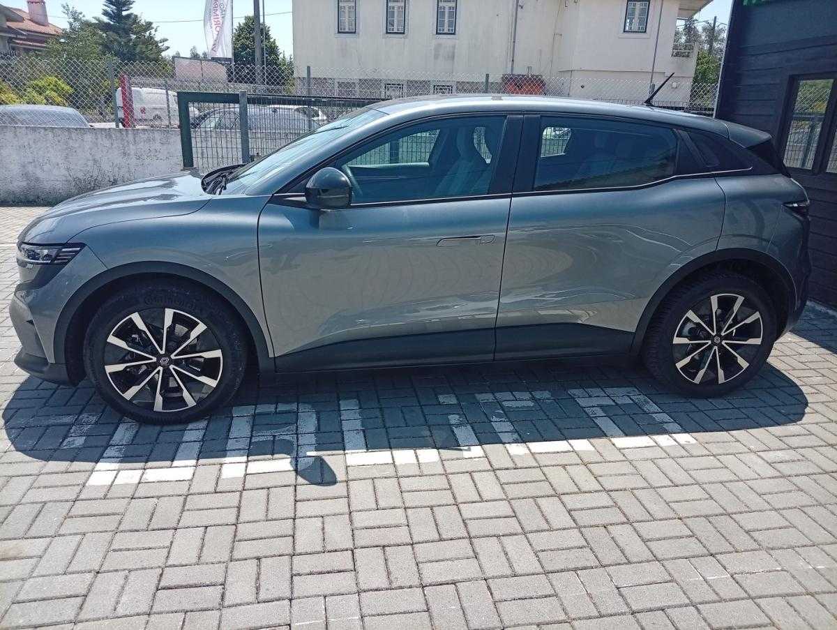renault-megane-e-tech-2023-eletrico-0cc