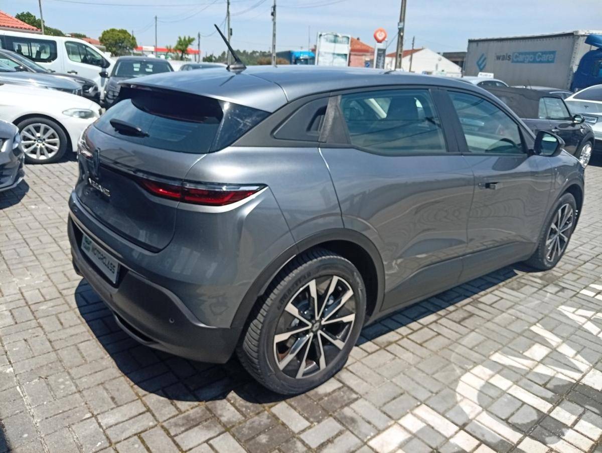 renault-megane-e-tech-2023-eletrico-0cc