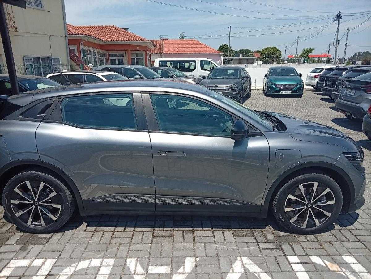 renault-megane-e-tech-2023-eletrico-0cc