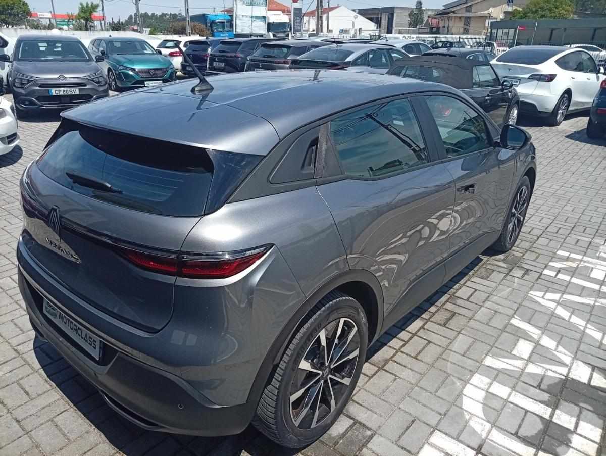 renault-megane-e-tech-2023-eletrico-0cc