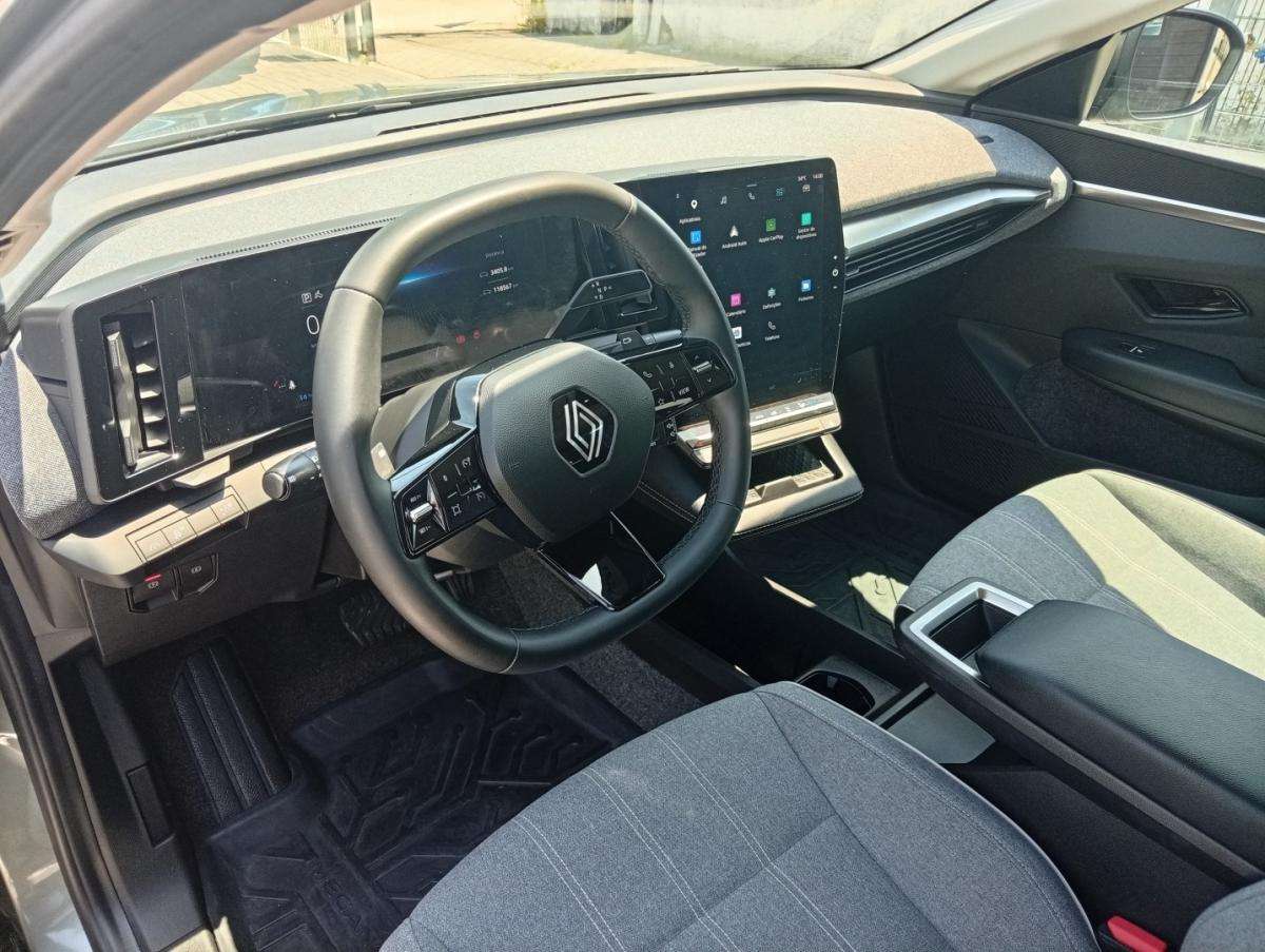 renault-megane-e-tech-2023-eletrico-0cc