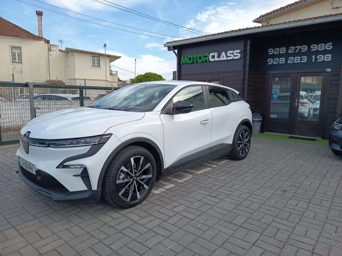 renault-megane-e-tech-2023-eletrico-0cc