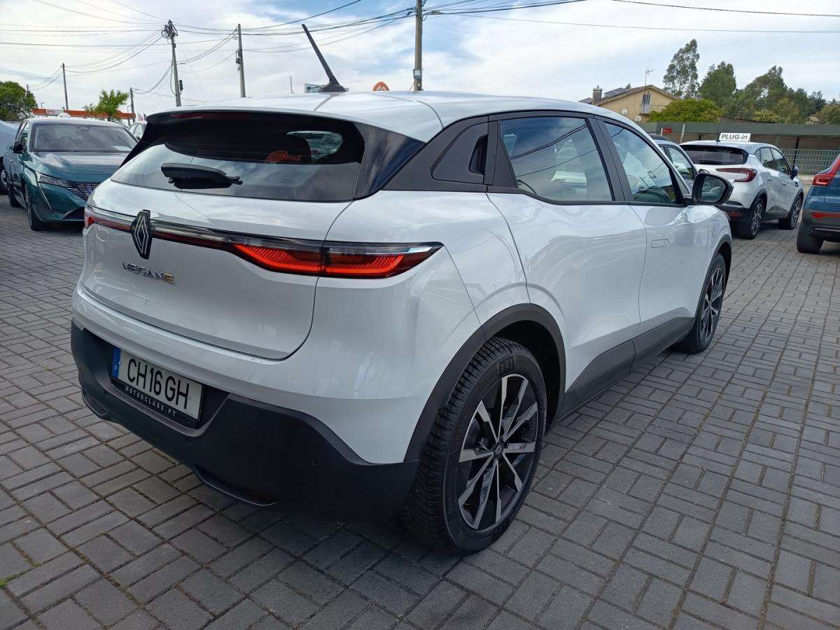 renault-megane-e-tech-2023-eletrico-0cc