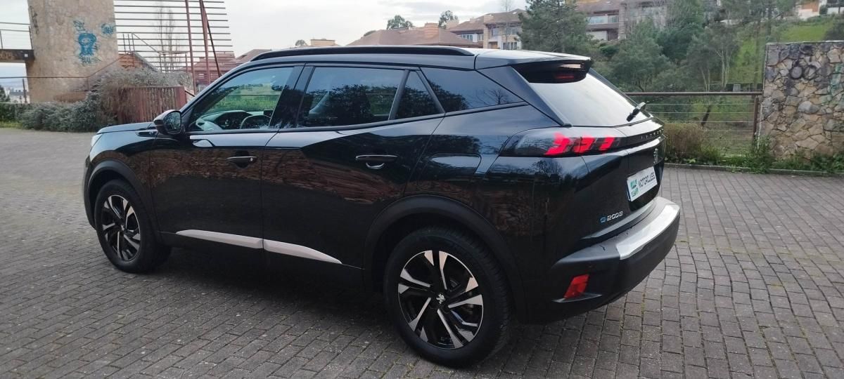 peugeot-e-2008-2022-eletrico-0cc