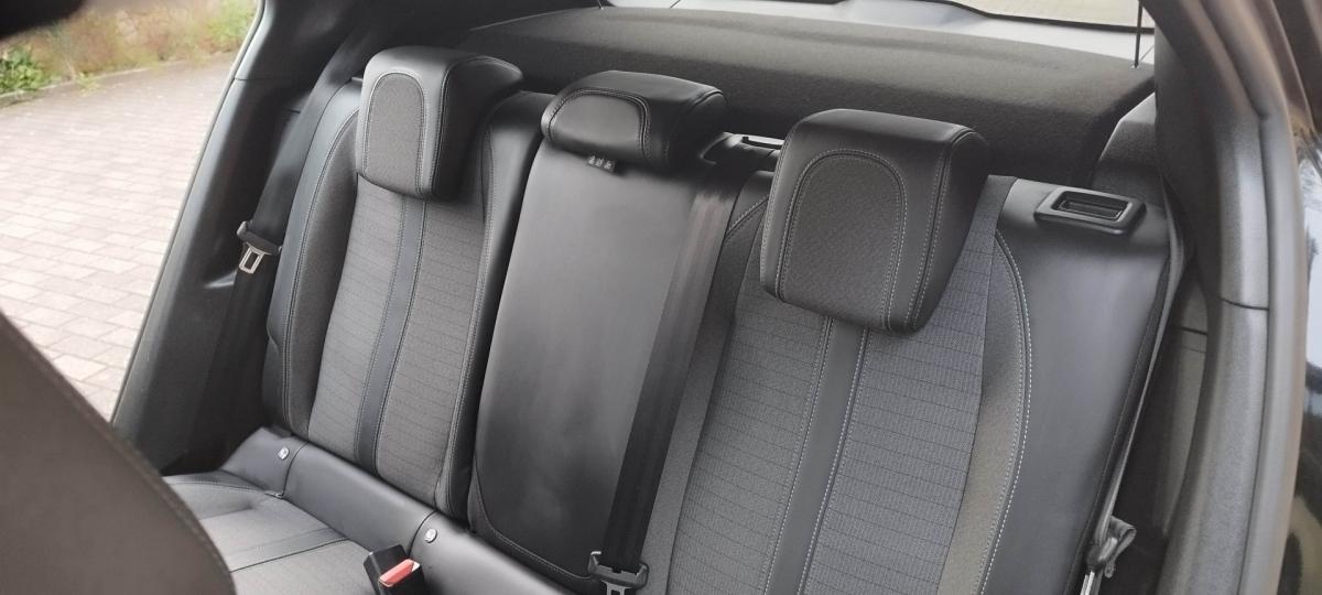 peugeot-e-2008-2022-eletrico-0cc