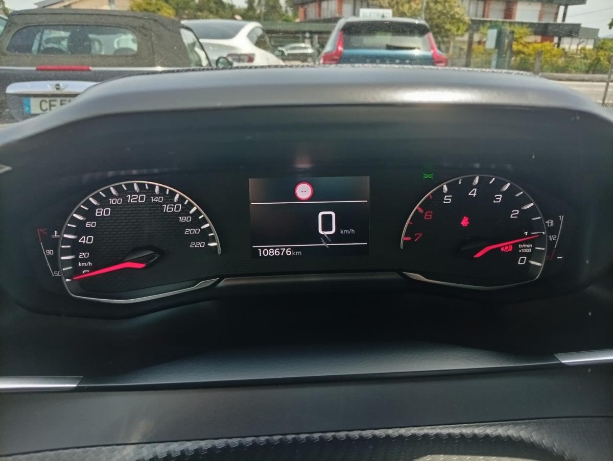 peugeot-2008-2022-gasolina-1199cc