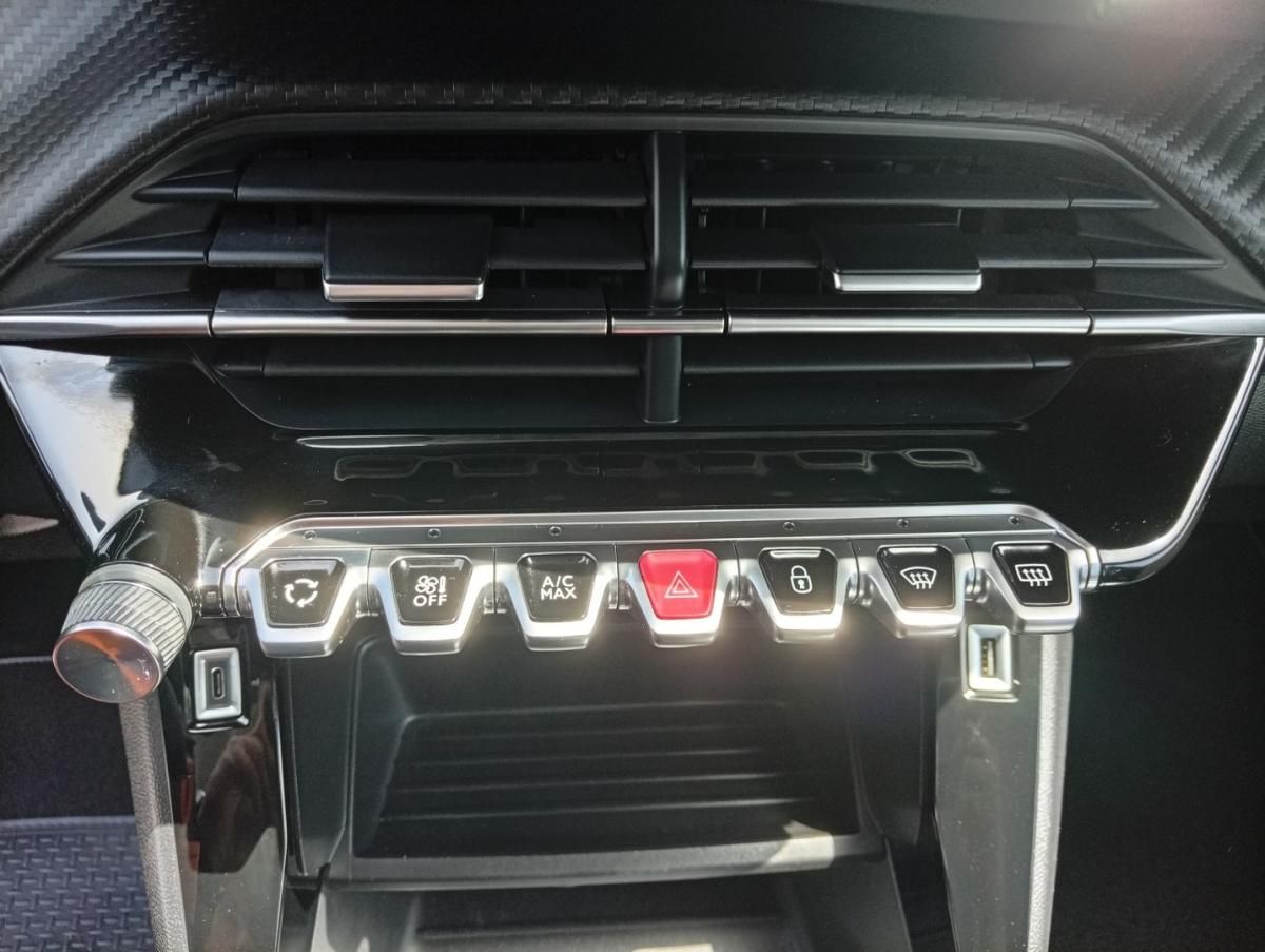 peugeot-2008-2022-gasolina-1199cc