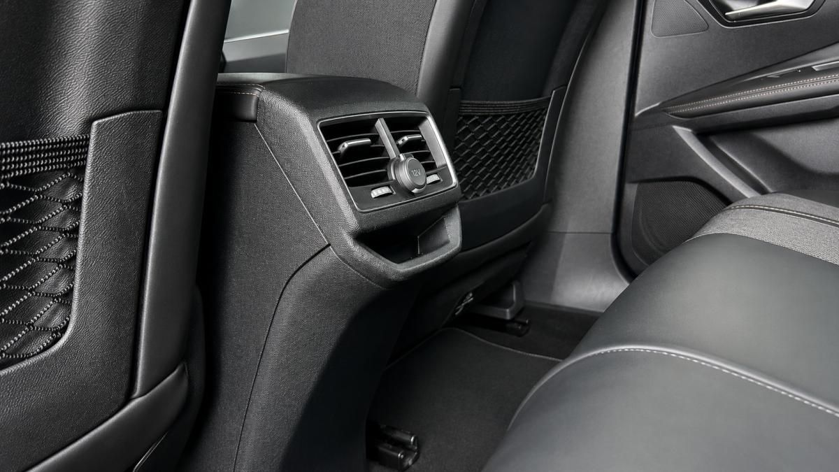 peugeot-3008-2018-diesel-1499cc