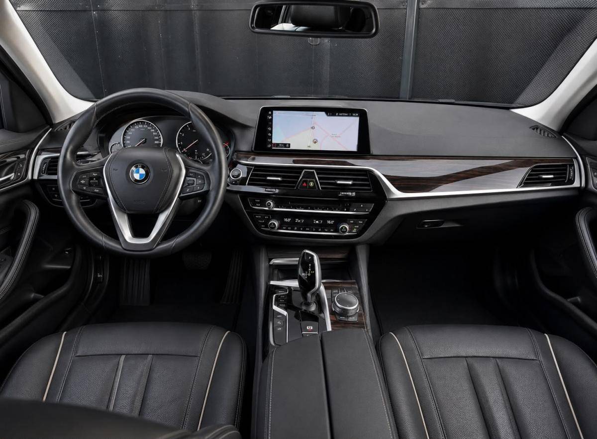 bmw-serie-5-2017-hibrido-a-gasolina-1998cc