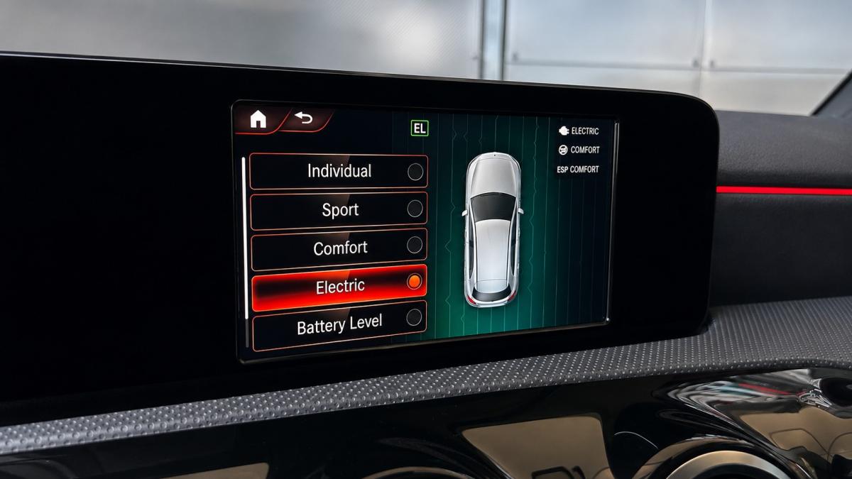 mercedes-benz-classe-a-2022-hibrido-a-gasolina-1332cc