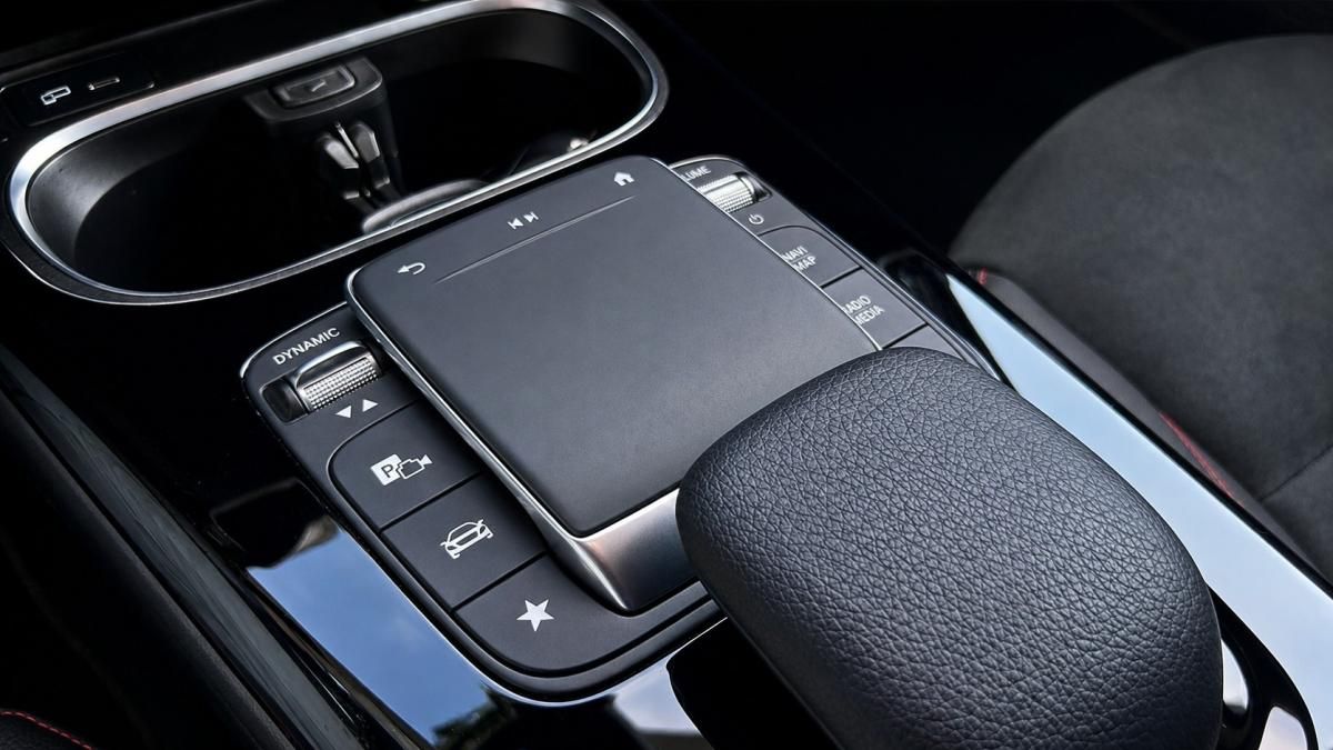 mercedes-benz-classe-a-2022-hibrido-a-gasolina-1332cc