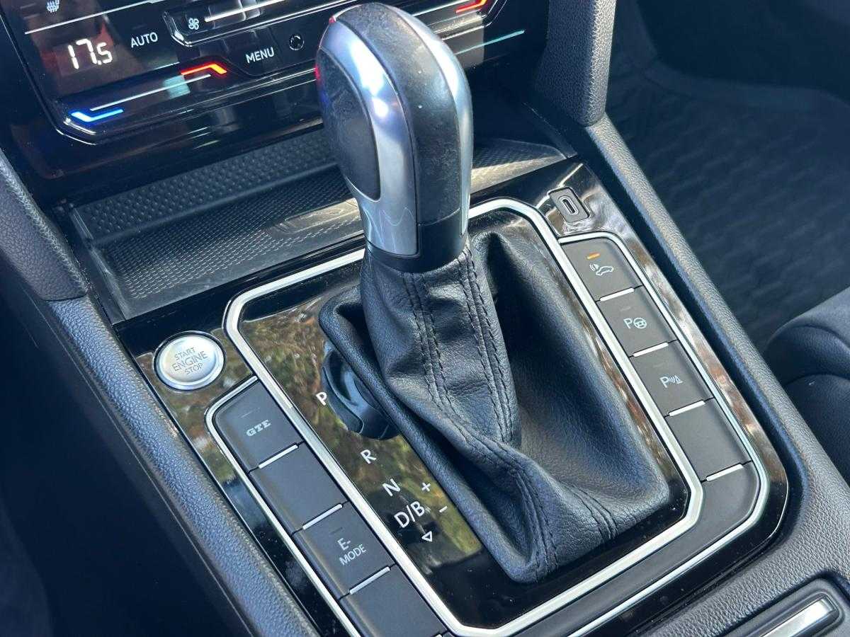volkswagen-passat-variant-2020-hibrido-a-gasolina-1395cc