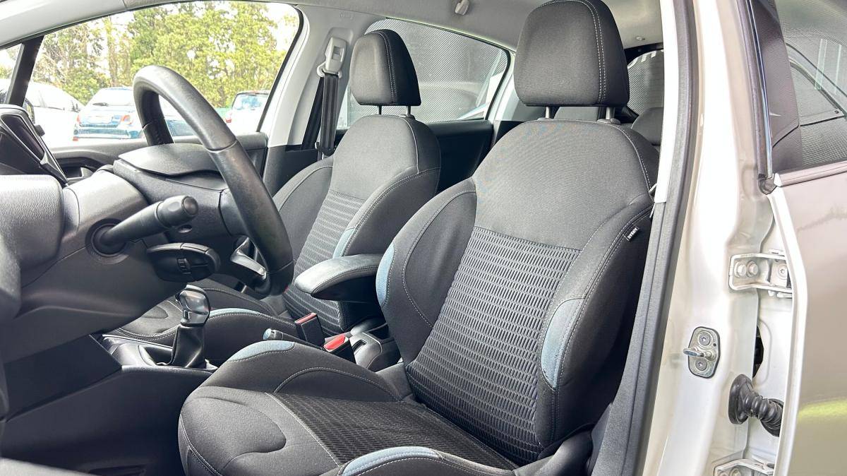 peugeot-208-2015-diesel-1560cc