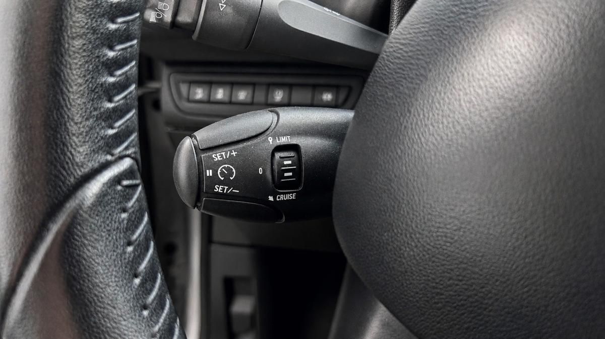 peugeot-208-2015-diesel-1560cc