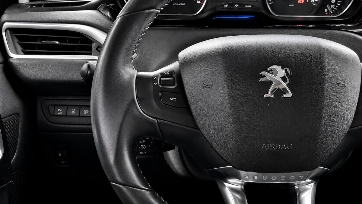 peugeot-208-2015-diesel-1560cc