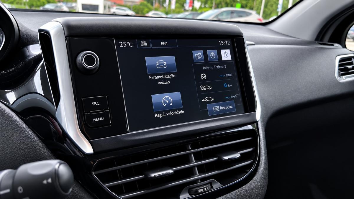 peugeot-208-2015-diesel-1560cc