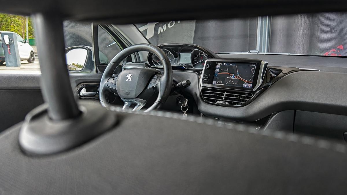 peugeot-208-2015-diesel-1560cc