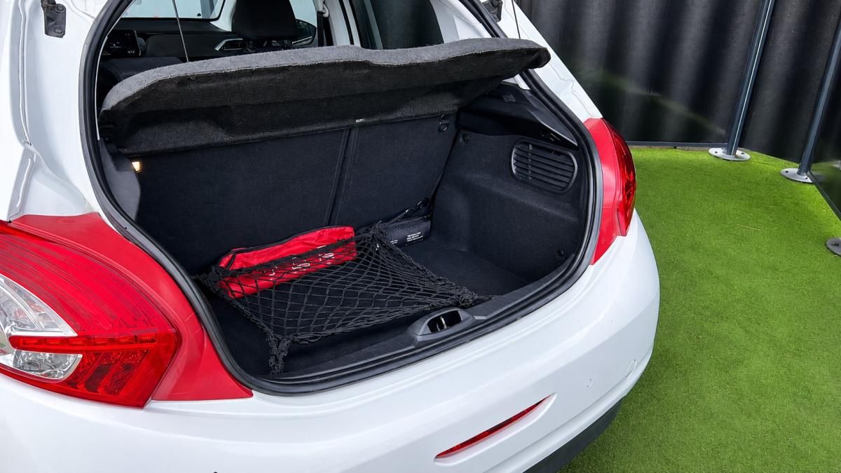 peugeot-208-2015-diesel-1560cc
