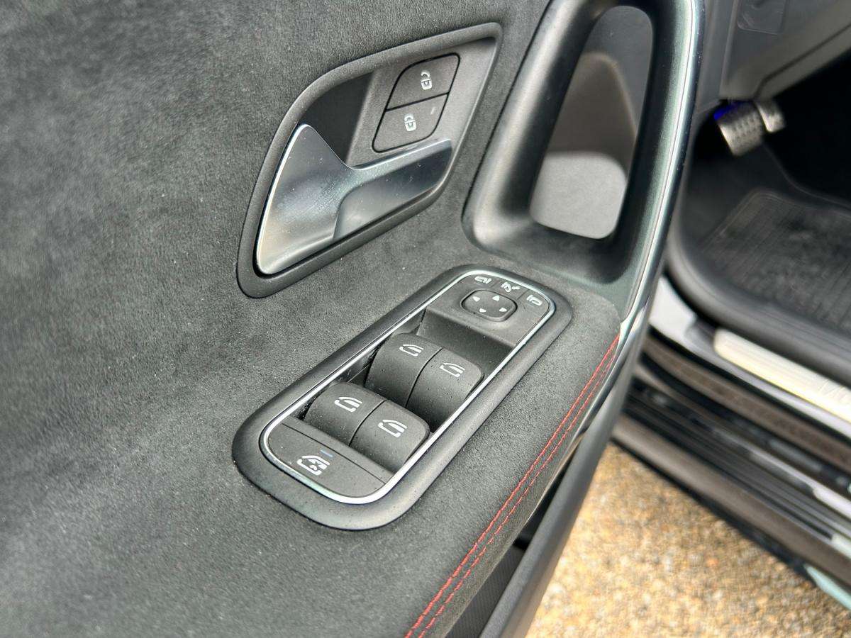 mercedes-benz-classe-a-2024-hibrido-a-gasolina-1332cc