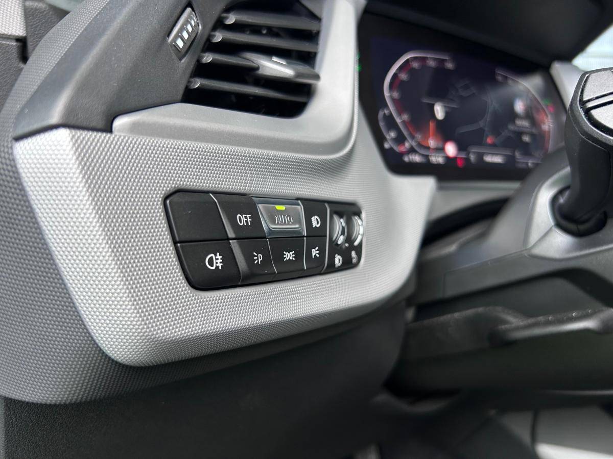 bmw-serie-1-2024-gasolina-1499cc