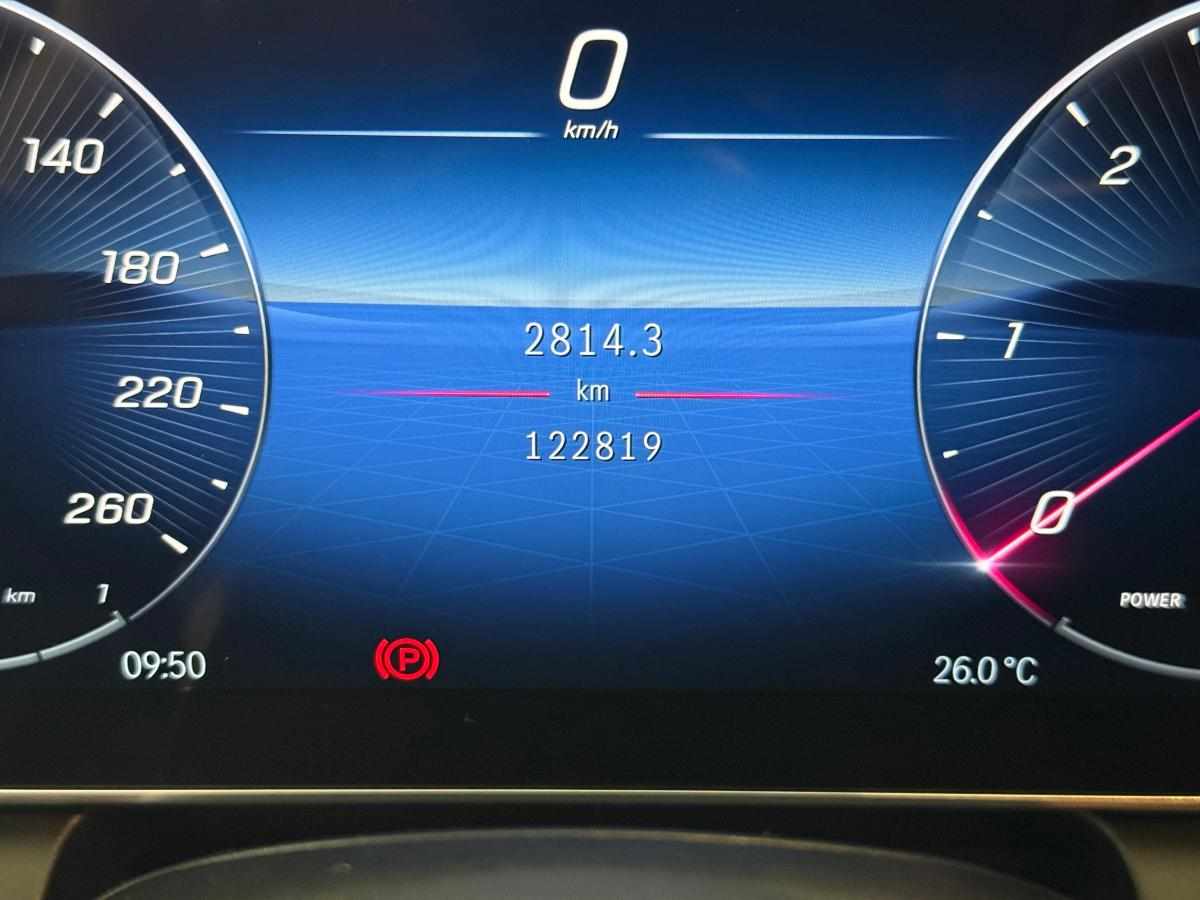 mercedes-benz-glc-220-d-4matic-2023-diesel-1993cc
