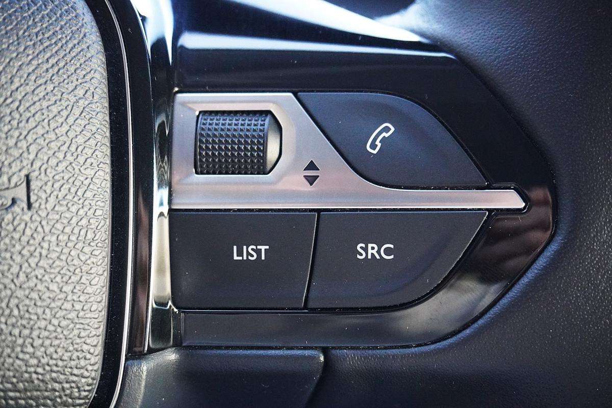 peugeot-208-2025-gasolina-1199cc