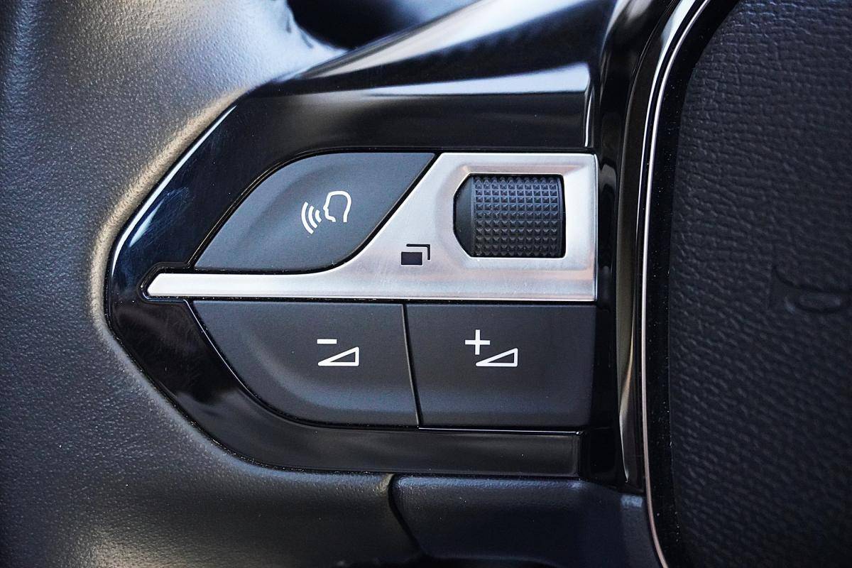 peugeot-208-2025-gasolina-1199cc