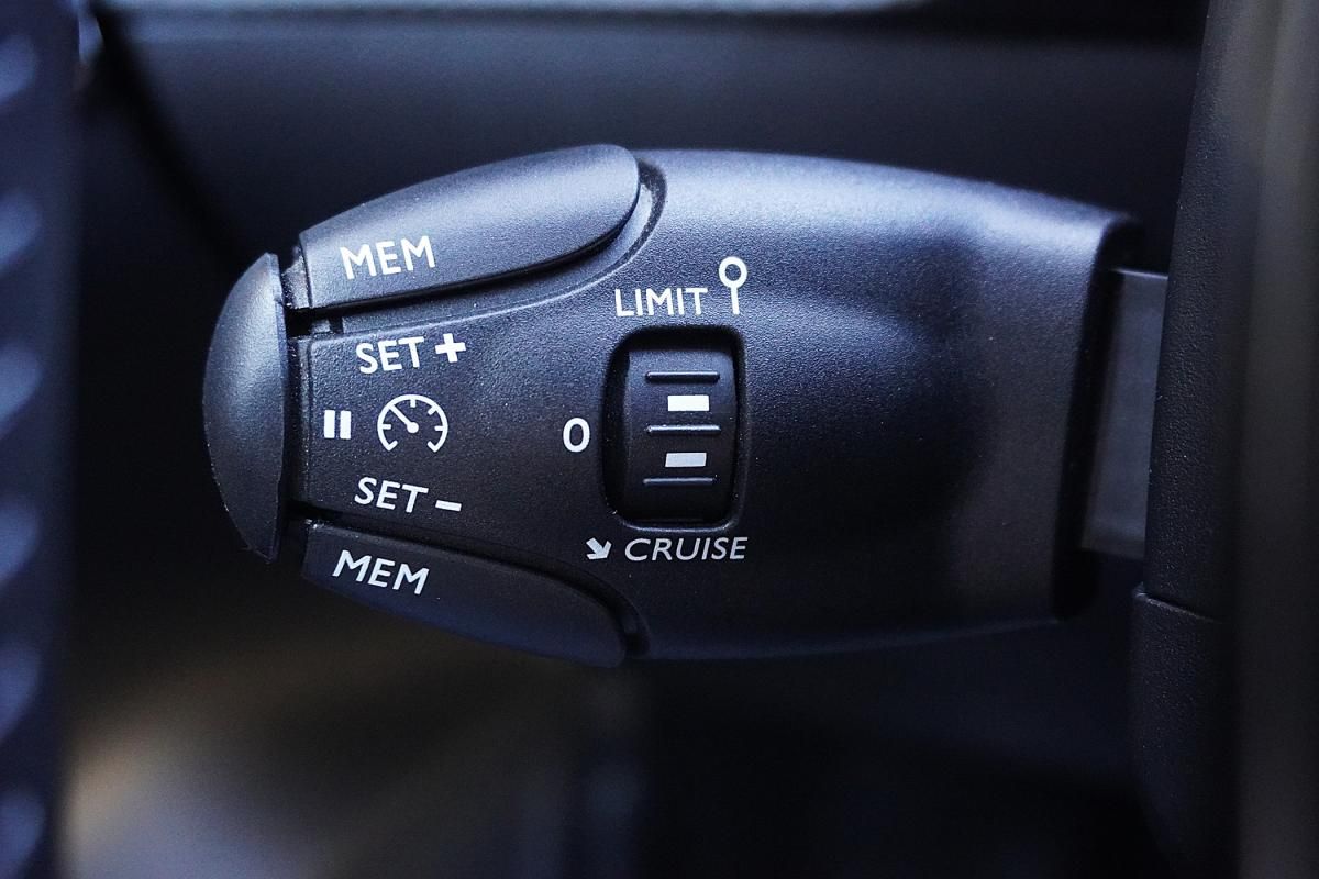 peugeot-208-2025-gasolina-1199cc