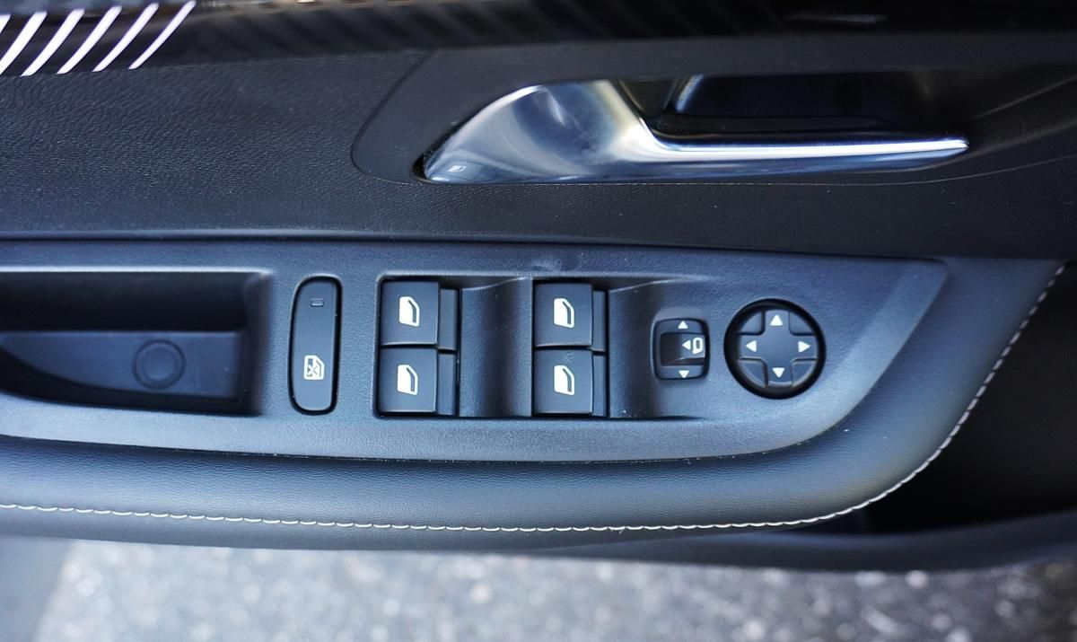 peugeot-208-2025-gasolina-1199cc