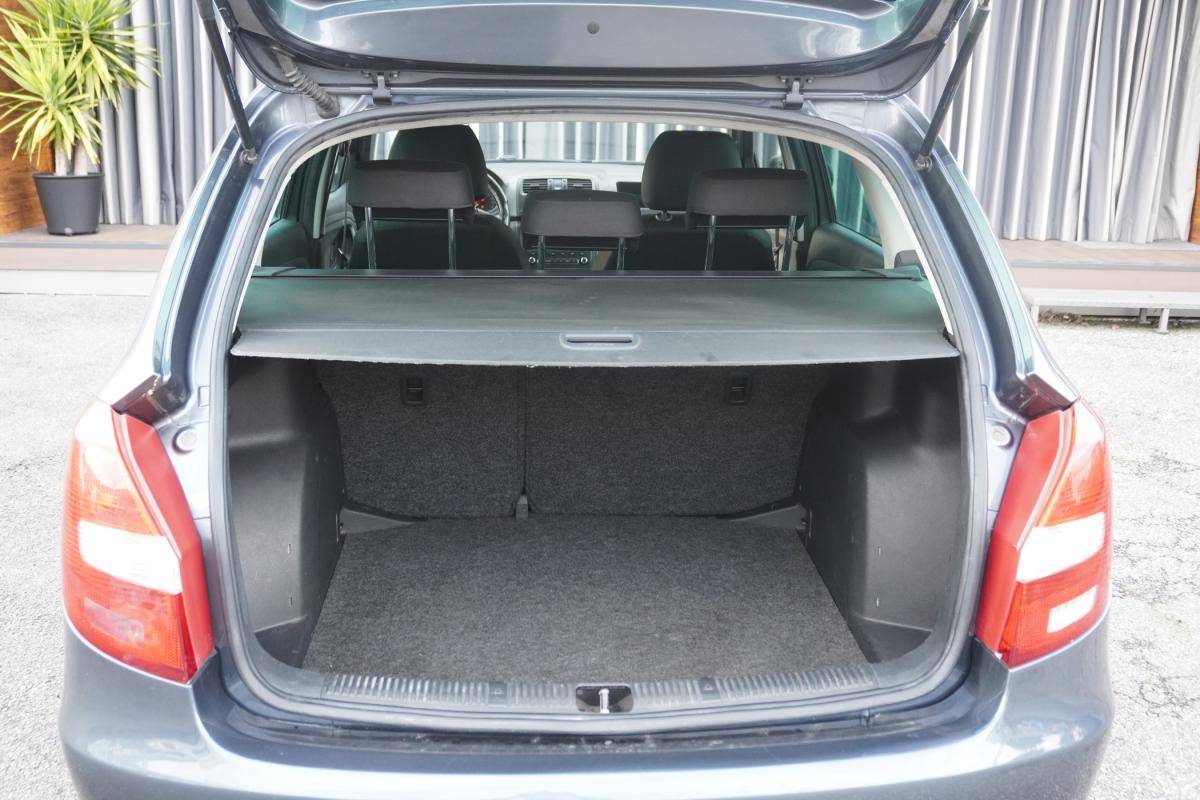 skoda-fabia-break-2012-diesel-1199cc