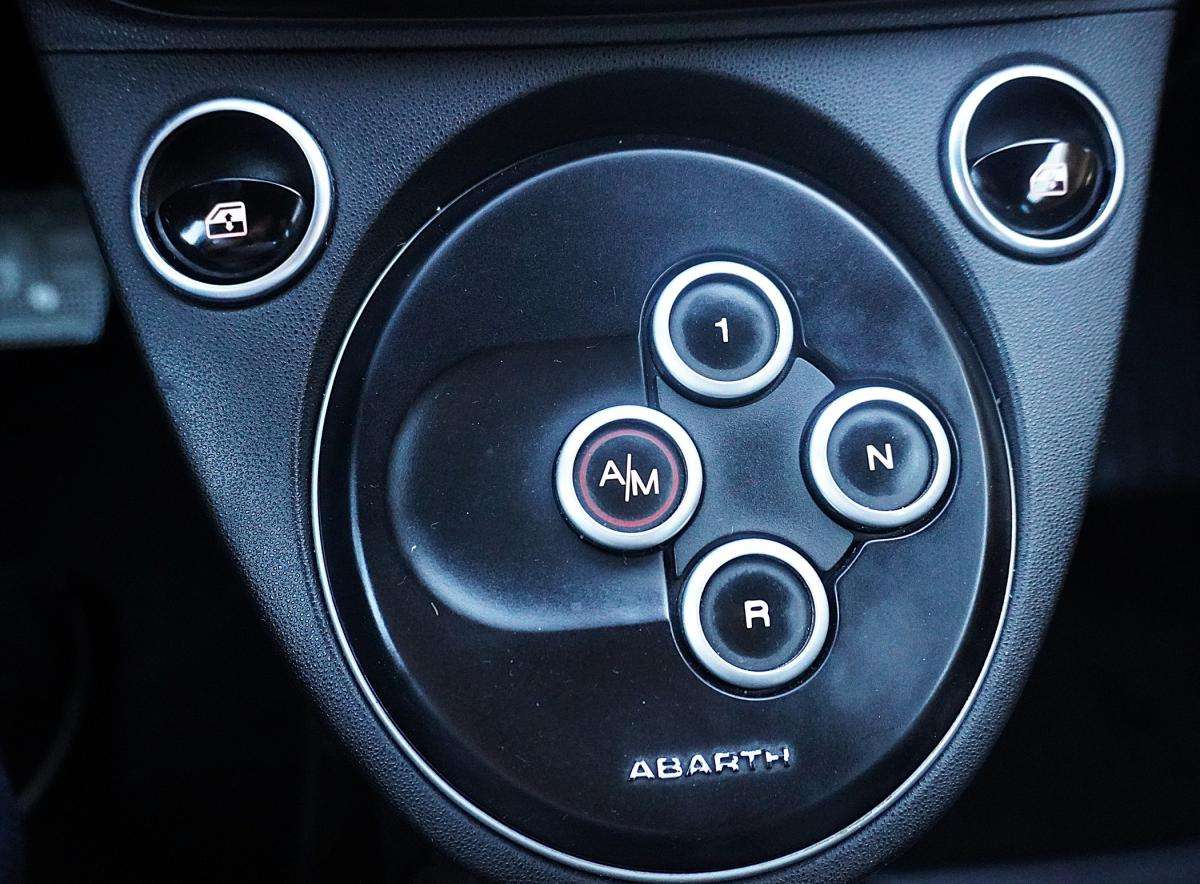 abarth-595c-2017-gasolina-1368cc