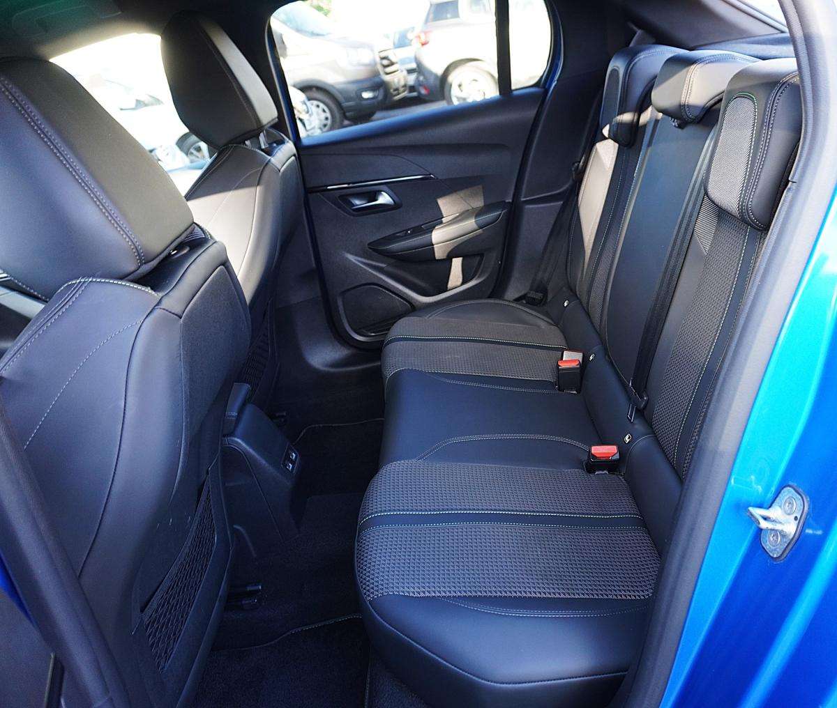 peugeot-208-2023-gasolina-1199cc