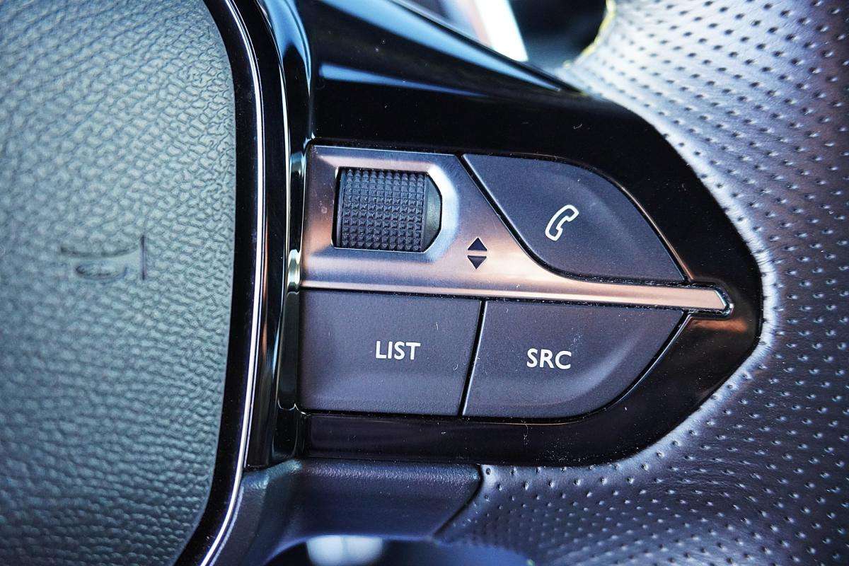 peugeot-208-2023-gasolina-1199cc