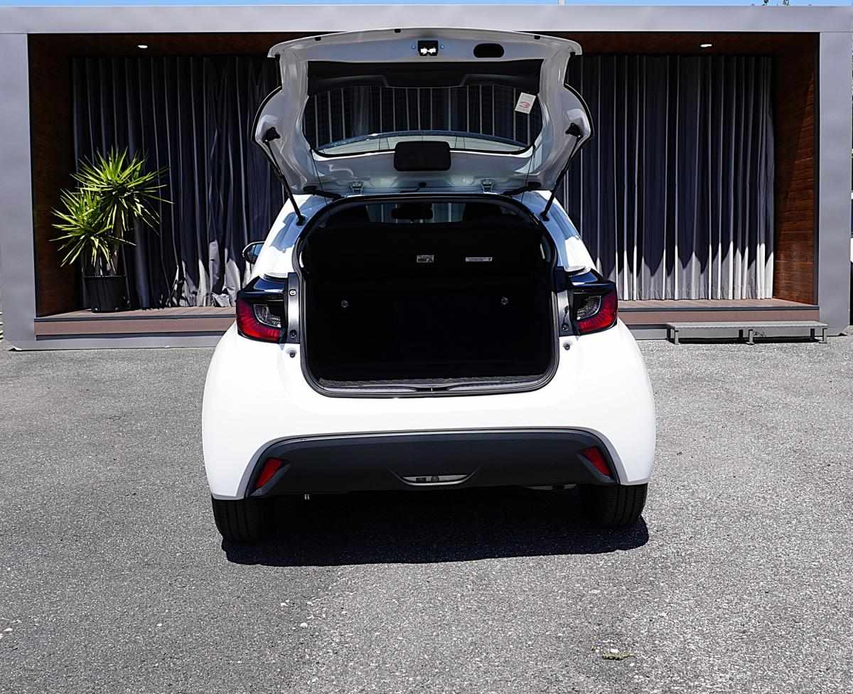 toyota-yaris-2021-hibrido-a-gasolina-1497cc