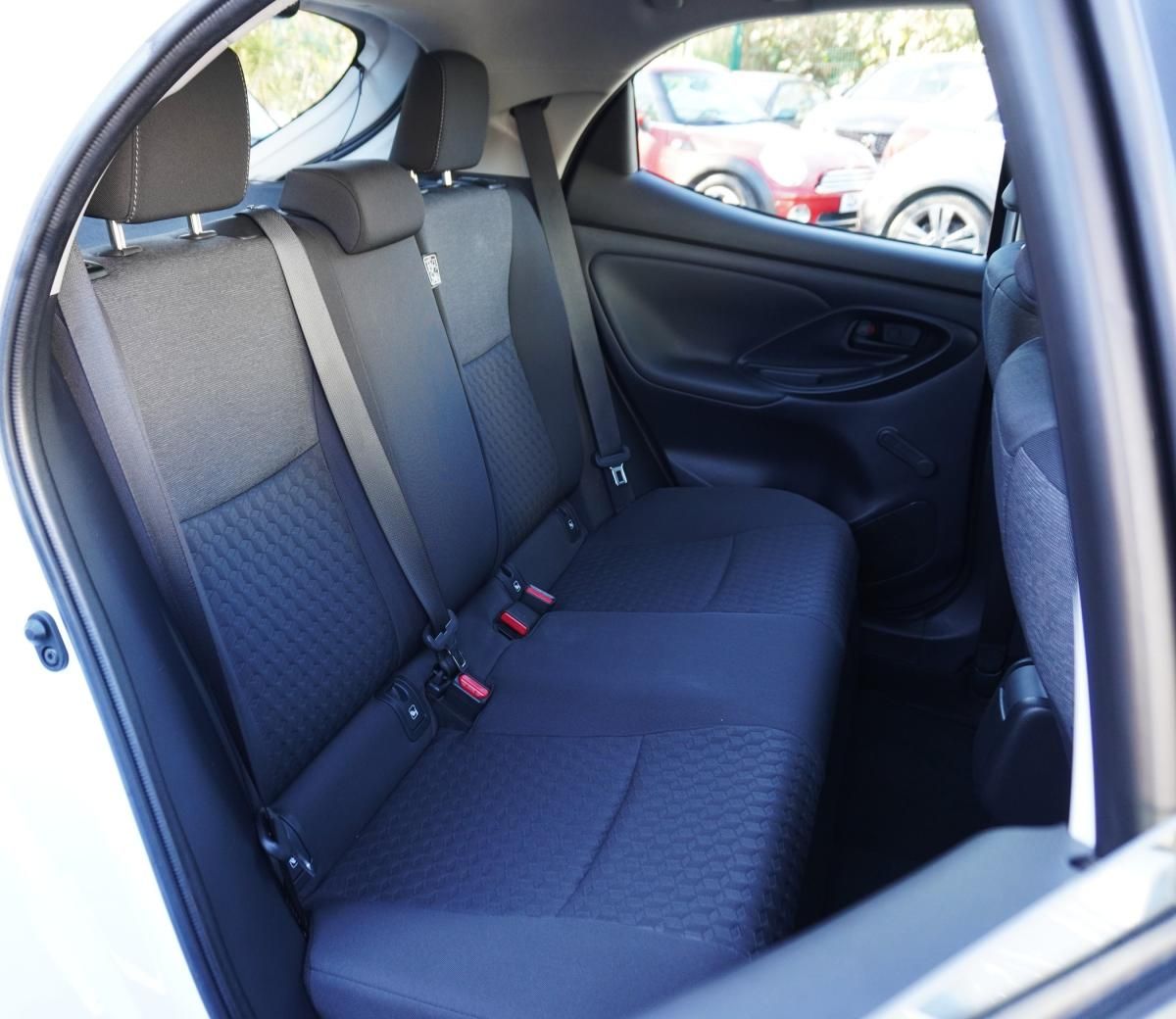 toyota-yaris-2021-hibrido-a-gasolina-1497cc