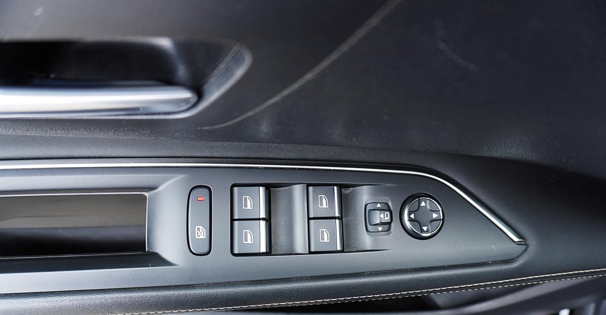 peugeot-3008-2021-hibrido-a-gasolina-1598cc
