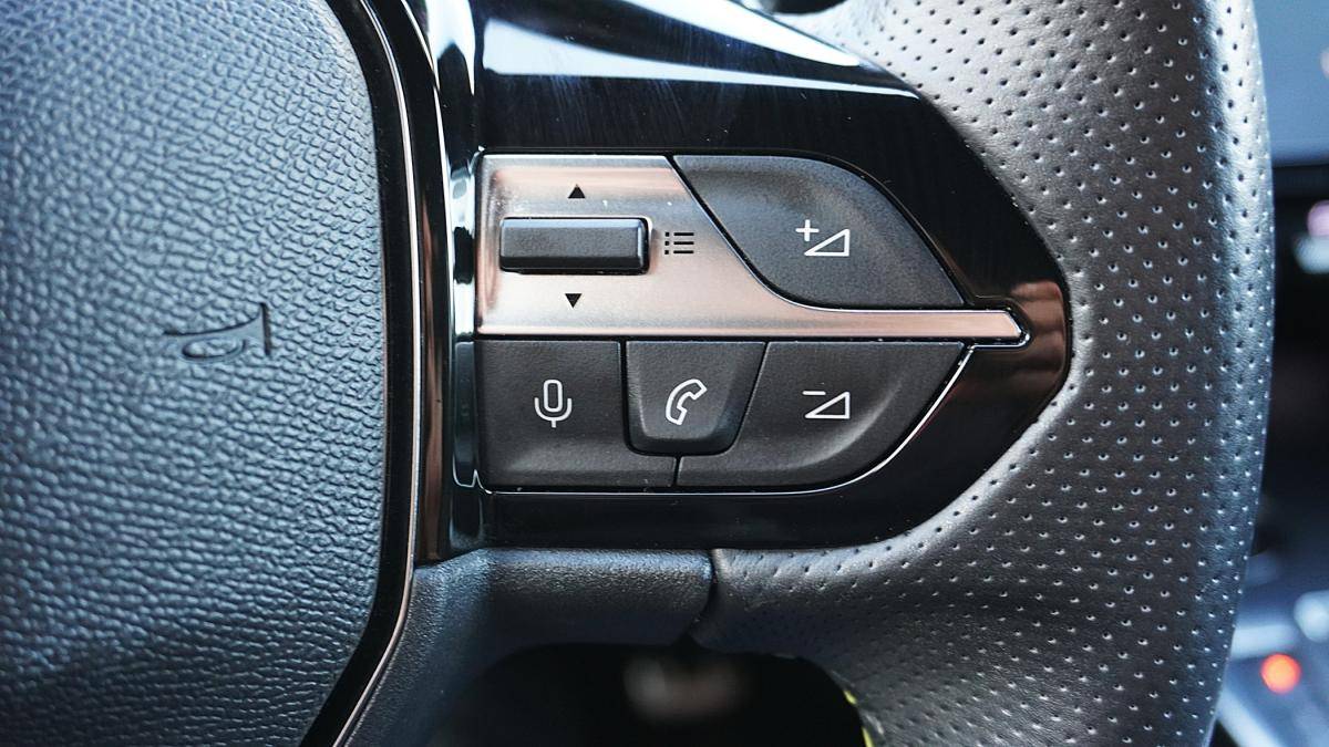peugeot-308-2022-gasolina-1199cc