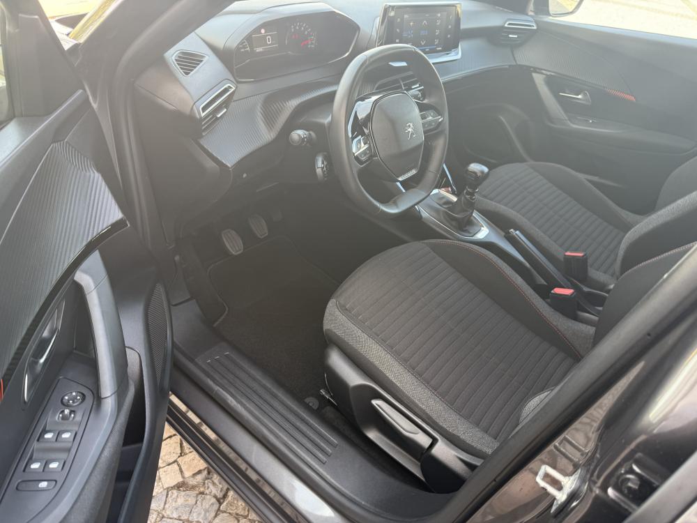 peugeot-2008-2023-gasolina-1199cc