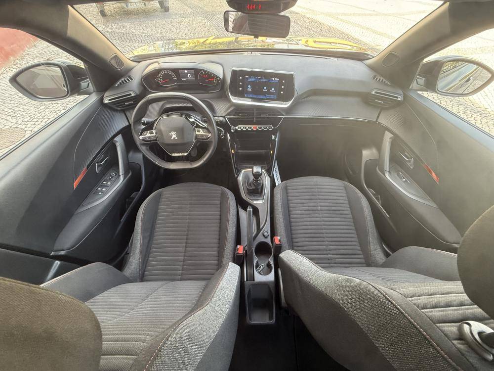 peugeot-2008-2023-gasolina-1199cc