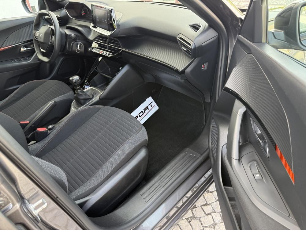 peugeot-2008-2023-gasolina-1199cc