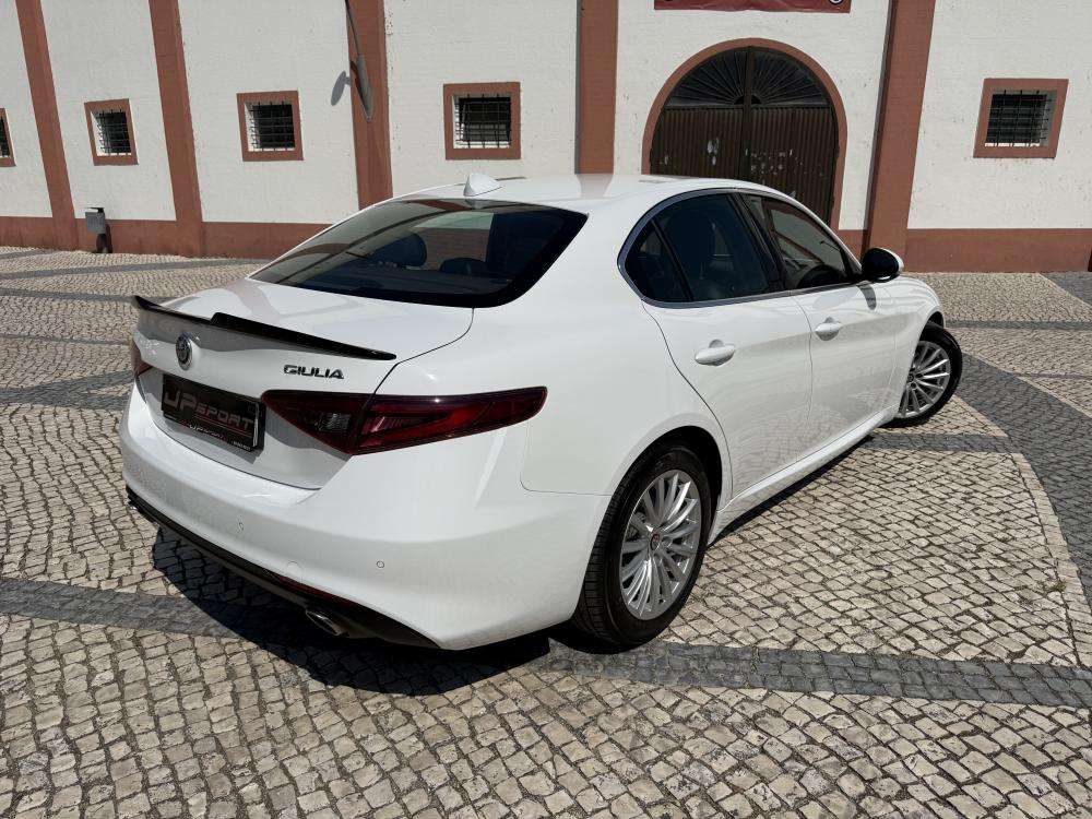 alfa-romeo-giulia-2017-diesel-2143cc