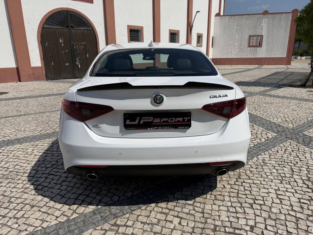 alfa-romeo-giulia-2017-diesel-2143cc
