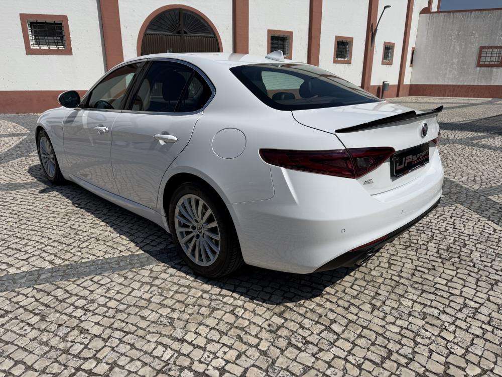 alfa-romeo-giulia-2017-diesel-2143cc