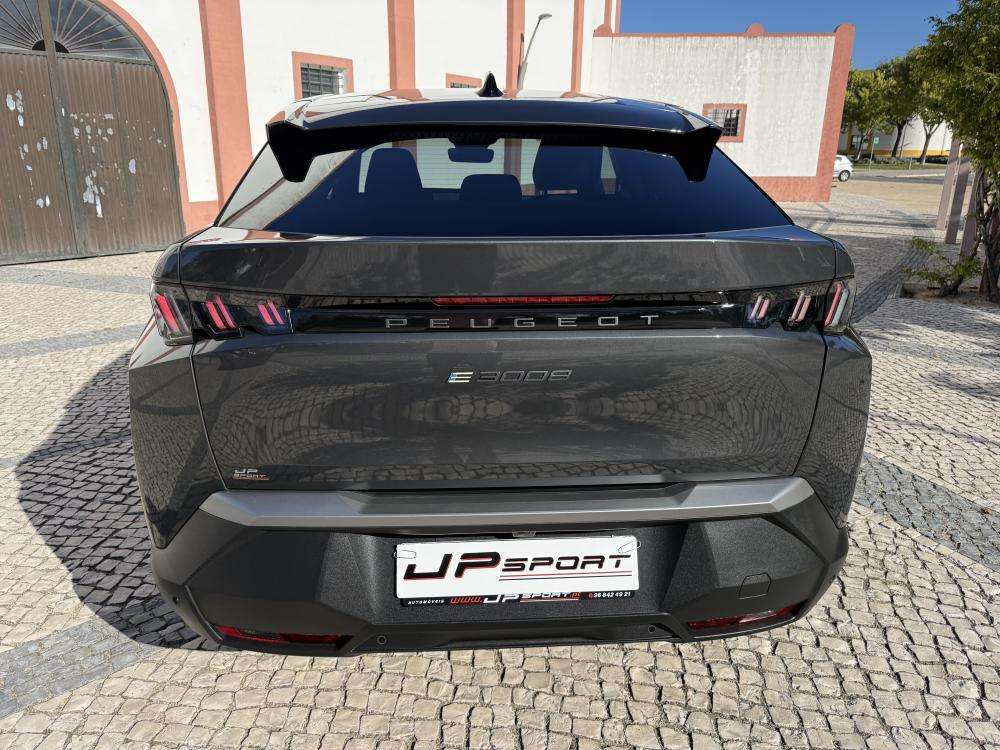 peugeot-e-3008-2024-eletrico-0cc