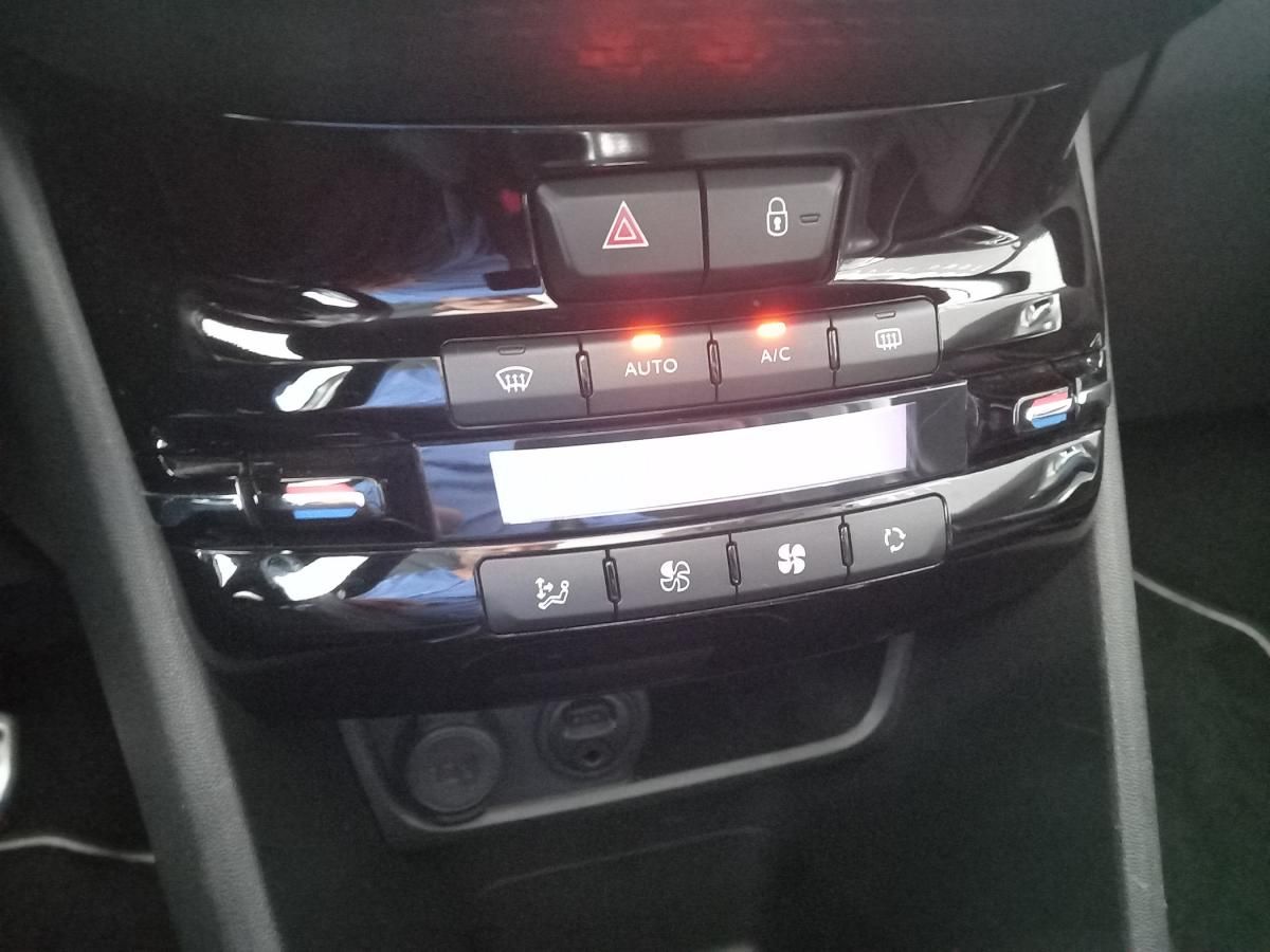 peugeot-2008-2015-gasolina-1199cc